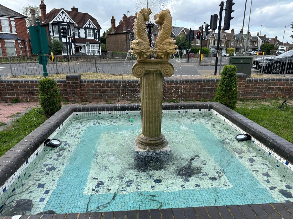 Acorn Lodge Hotel Gatwick & Parking Горлі Екстер'єр фото