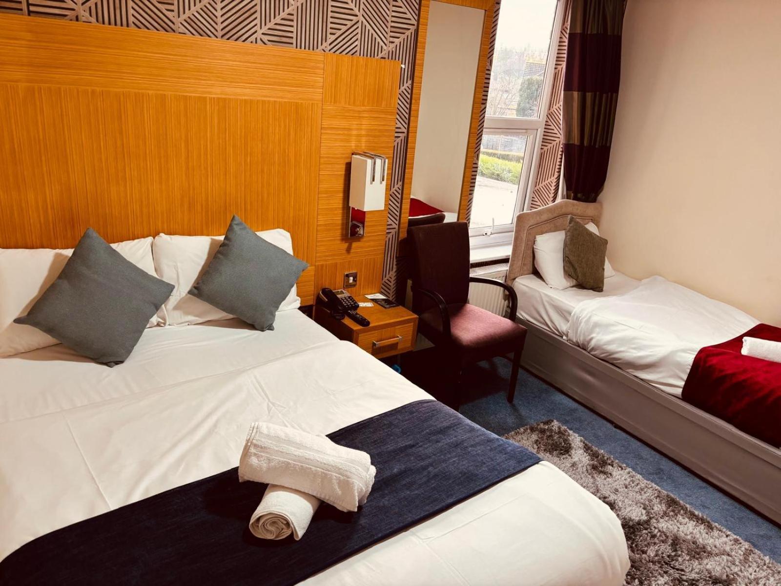 Acorn Lodge Hotel Gatwick & Parking Горлі Екстер'єр фото