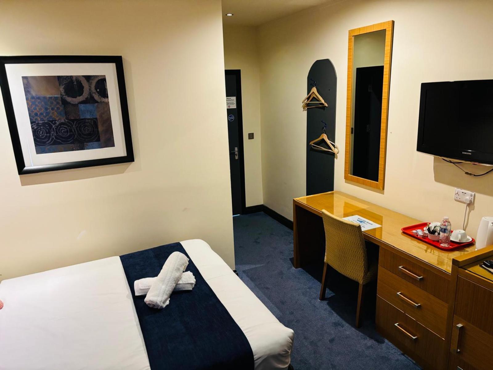Acorn Lodge Hotel Gatwick & Parking Горлі Екстер'єр фото
