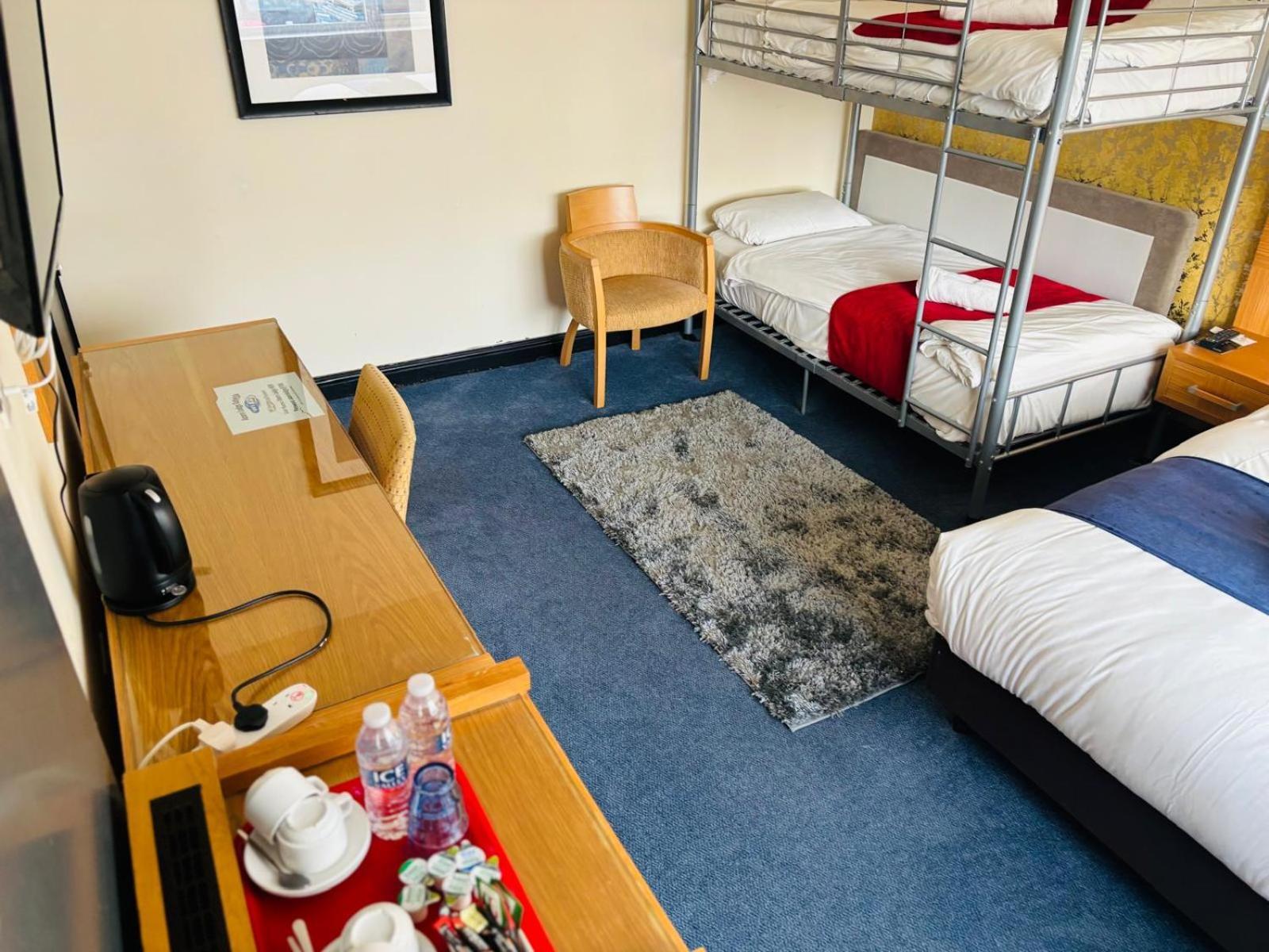 Acorn Lodge Hotel Gatwick & Parking Горлі Екстер'єр фото