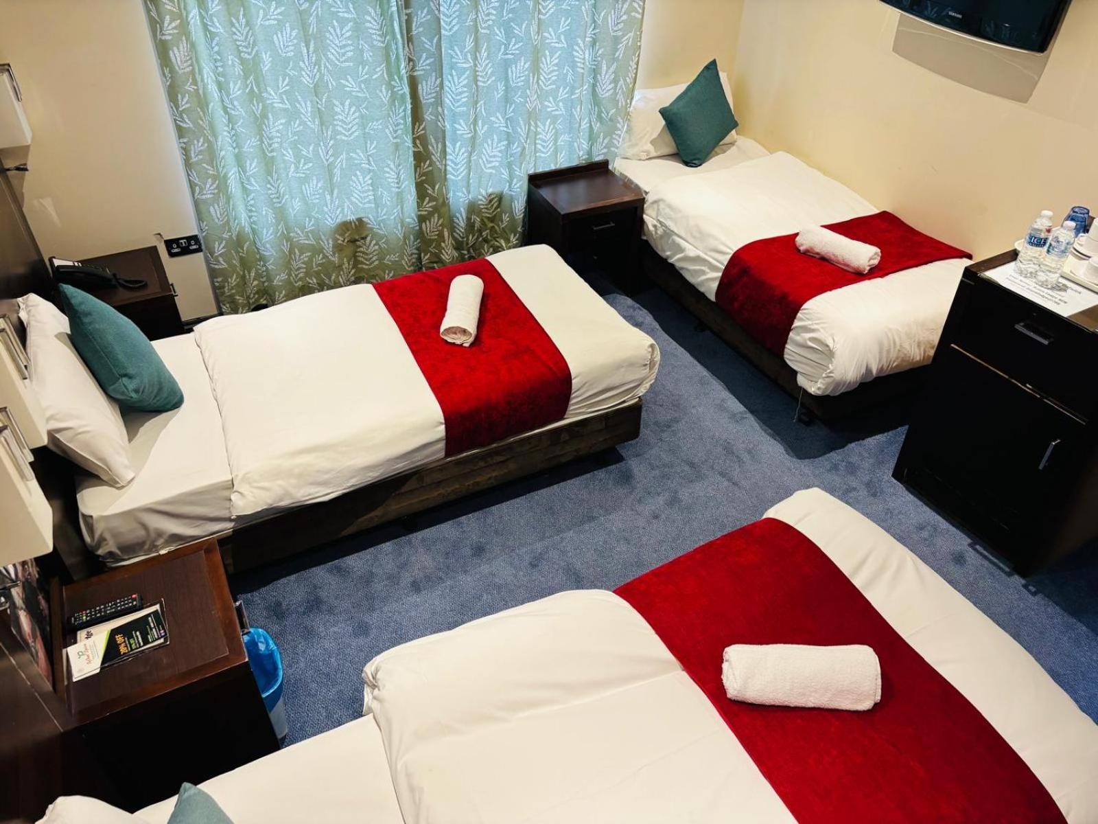 Acorn Lodge Hotel Gatwick & Parking Горлі Екстер'єр фото