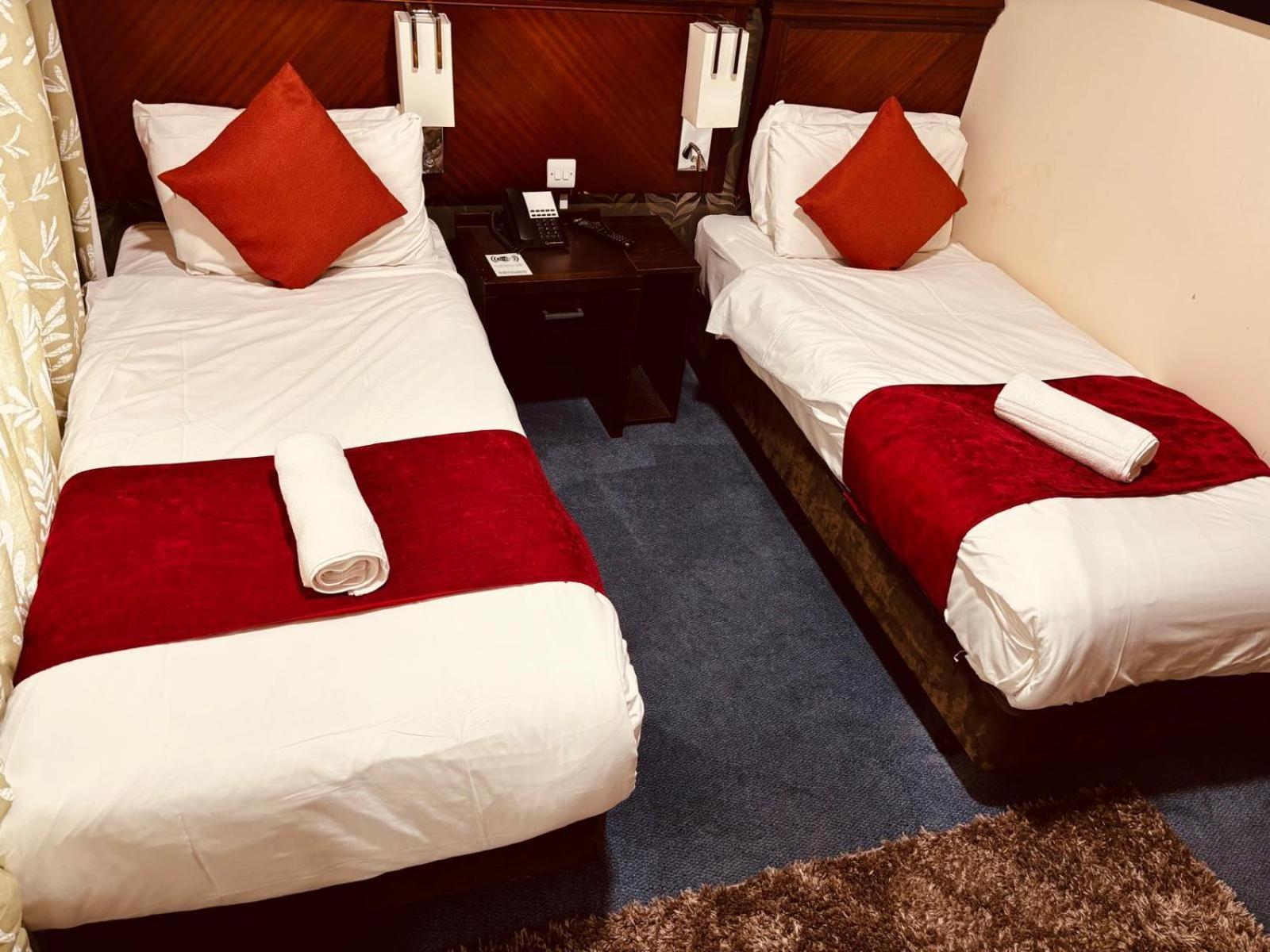 Acorn Lodge Hotel Gatwick & Parking Горлі Екстер'єр фото