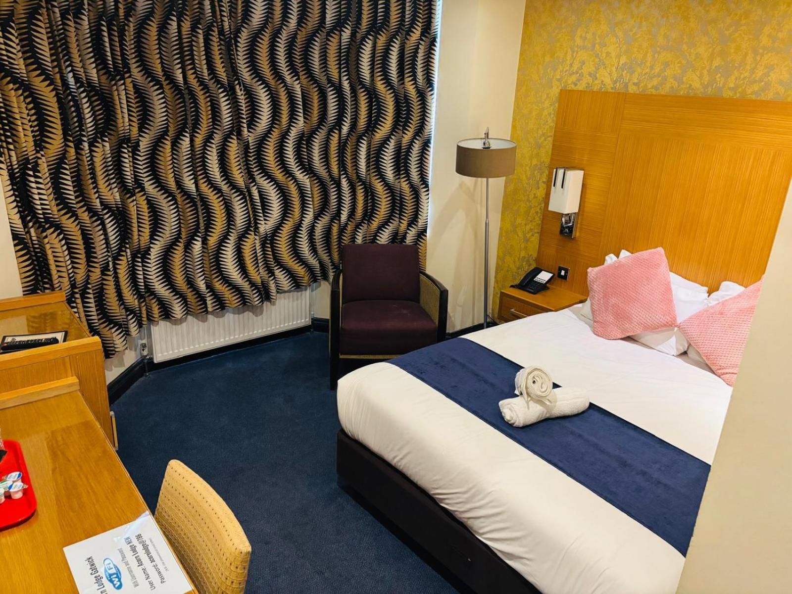 Acorn Lodge Hotel Gatwick & Parking Горлі Екстер'єр фото