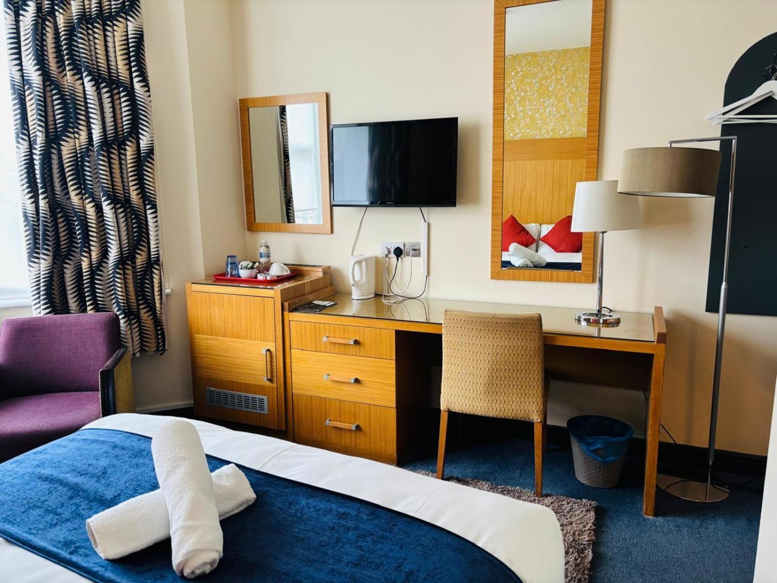 Acorn Lodge Hotel Gatwick & Parking Горлі Екстер'єр фото